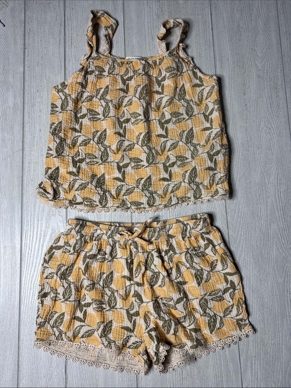 Small JOY organic cotton pajama set, lemons with lace hem trim